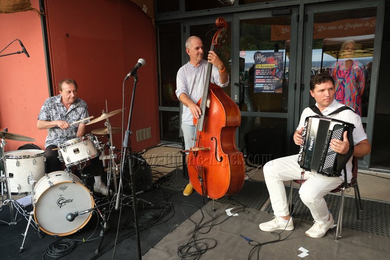 15/08/2024 – Jazz Gourmand :  Alexandre Roure Trio à Buis-les-Baronnies pour Parfum de Jazz