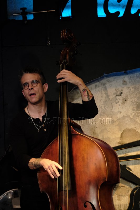 25/10/2024 – Vladimir Torres Trio au Hall Blues Club – Jazz-Rhone-Alpes.com